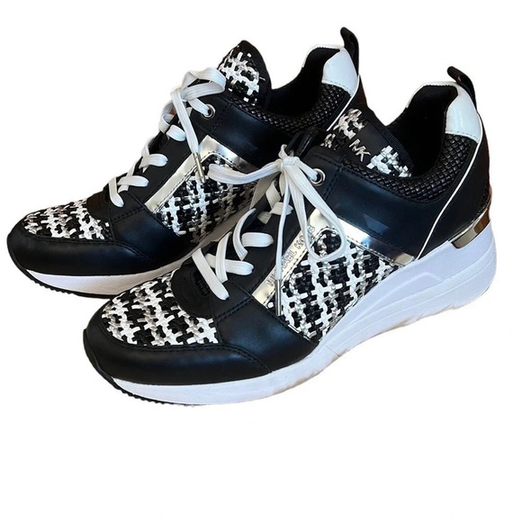 NWOB Michael Kors Georgie Trainer Sz-9 - Picture 1 of 10